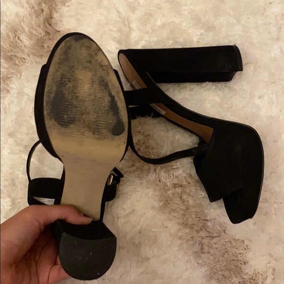 🌺 Steve Madden platform heels 🌺 - Picture 3 of 3